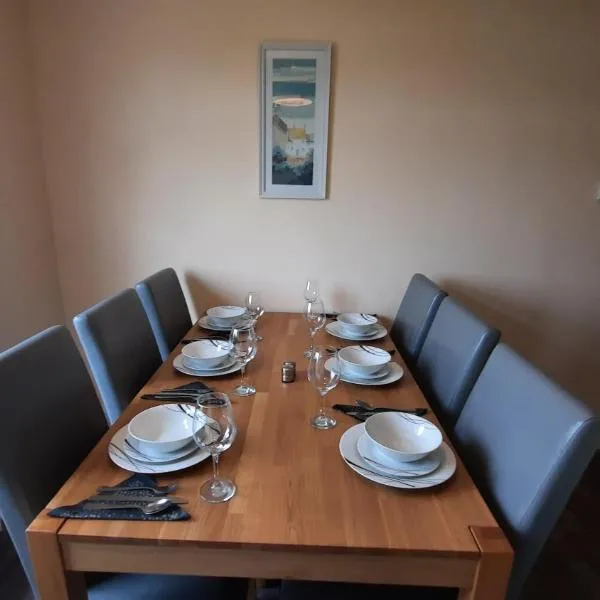 "Near to the Beach "- 2 bedroom Flat Sleeps up to 5, hotel in Burnham on Sea