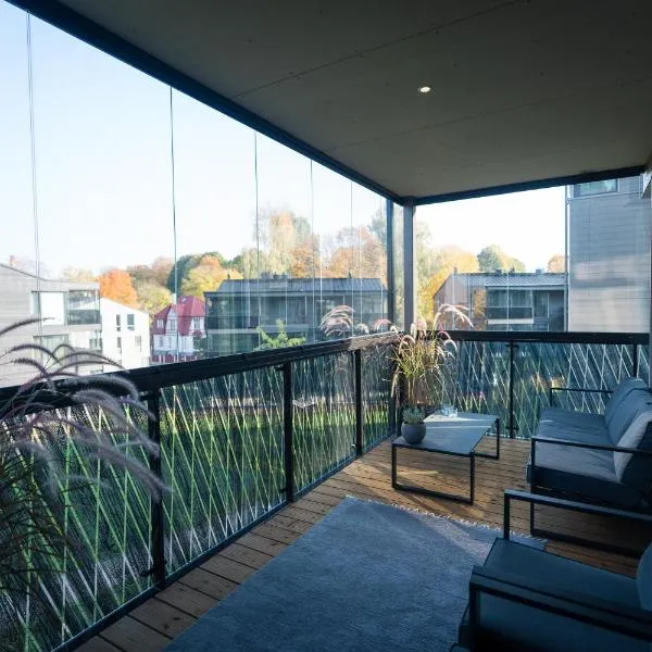 ÖÖ Street Luxury Apartment with Terrace, Hotel in Tartu