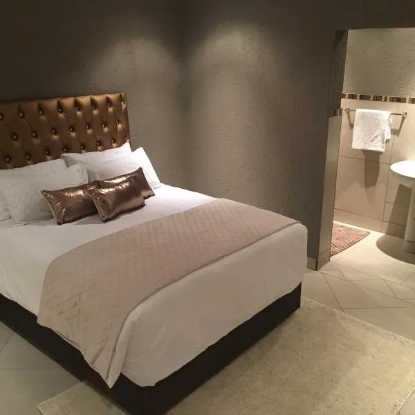 Charli’s Lodge, Hotel in Mpheleng