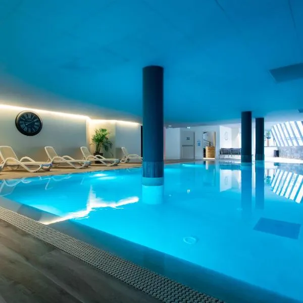 Garden & City Cauterets Balneo, hôtel à Cauterets