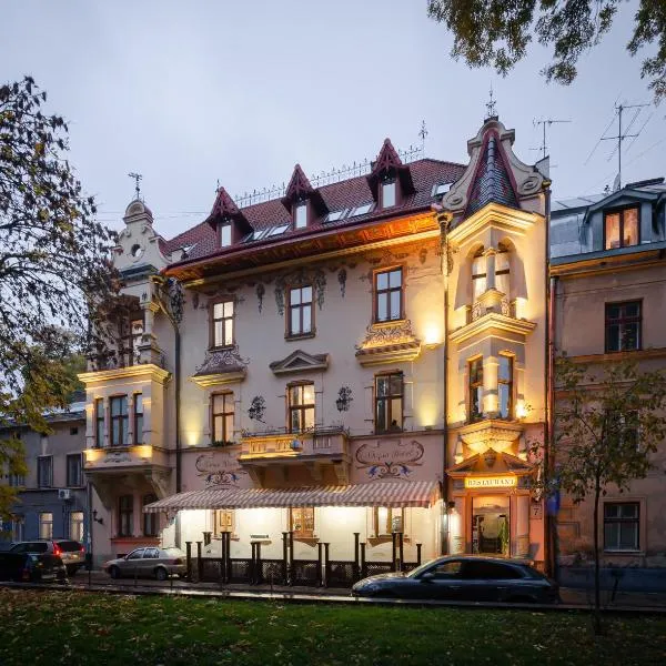Chopin Hotel, hotel ve Lvově