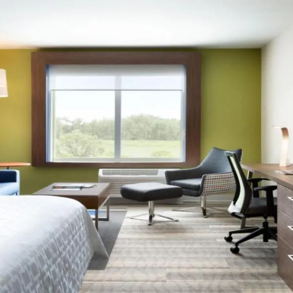 Holiday Inn Express & Suites - Canton by IHG, Hotel in Canton