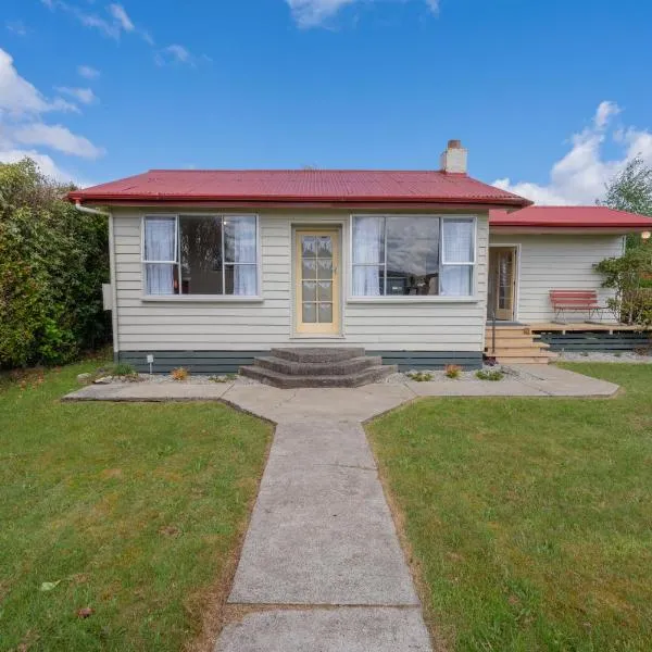 Rustlein Cottage - Te Anau Holiday Home, khách sạn ở Te Anau