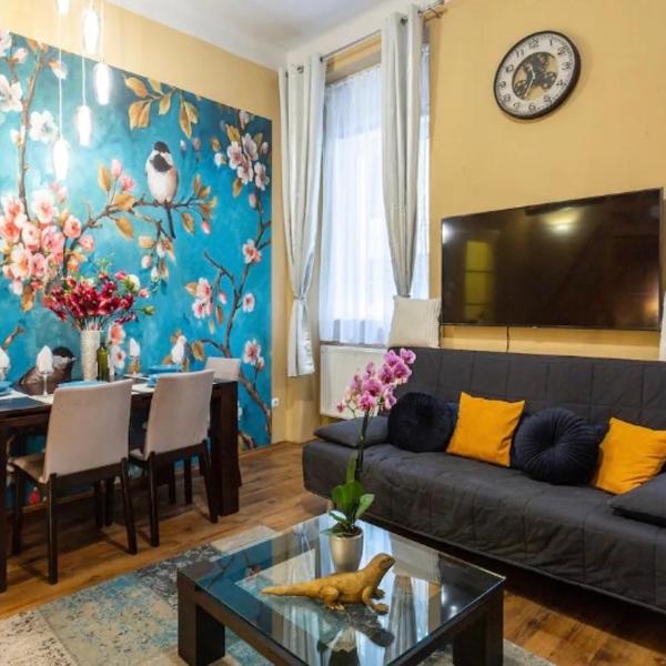 Cherry Blossom Designer Apartment in the Center With Free Parking, Budapešť