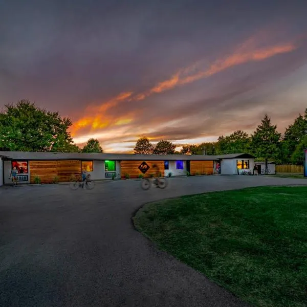 The Bike Inn, hotel in Bentonville