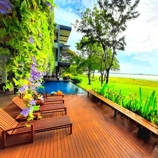 The Lake Forest Hotel, hotel en Anuradhapura