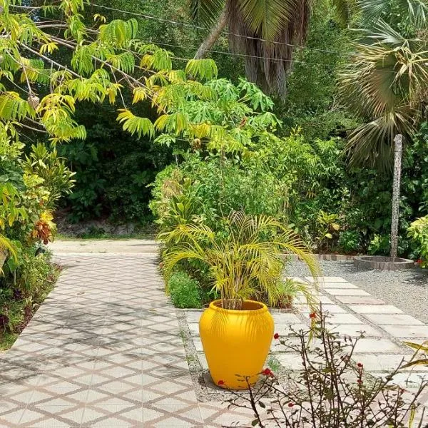 Chez Mera Self Catering, ξενοδοχείο στο La Digue