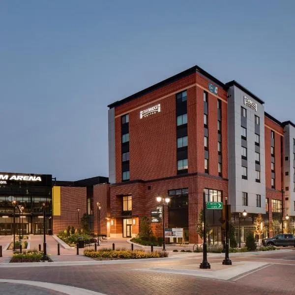Staybridge Suites - Iowa City - Coralville by IHG，位于克拉尔维尔的酒店