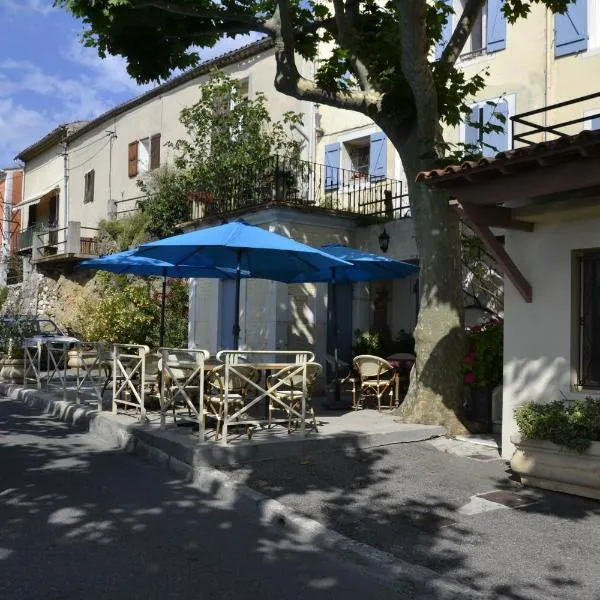 Hotellerie de l'Esplanade, hotel v destinaci Rians