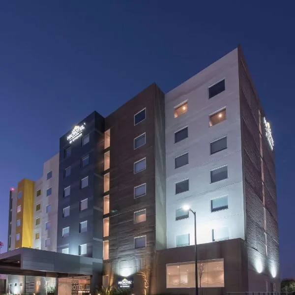 Microtel Inn & Suites by Wyndham Guadalajara Sur, hotel Guadalajarában