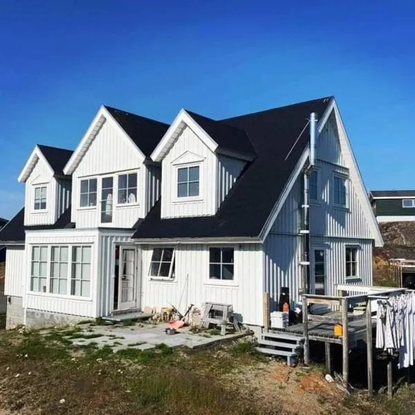 Seperat lejlighed i stueetage, hôtel à Sisimiut