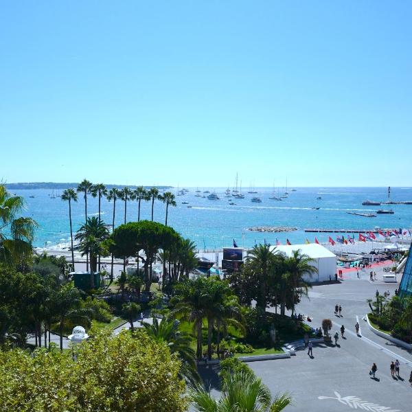 Cannes - Croisette - Palais des Festivals