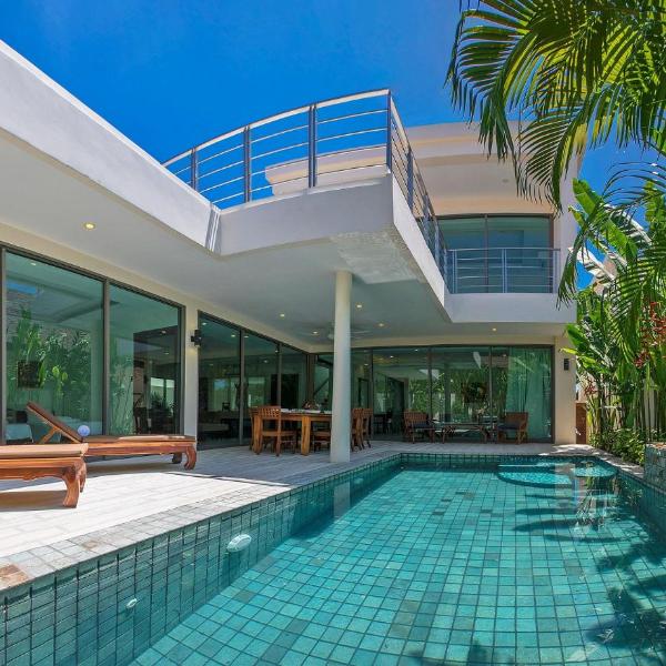 VILLA BANGKA | Beautiful and modern 4 bedroom villa in gated community