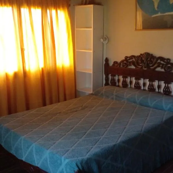 Los Arboles, casa completa a 5 minutos del Aeropuerto Ezeiza, Hotel in Ezeiza