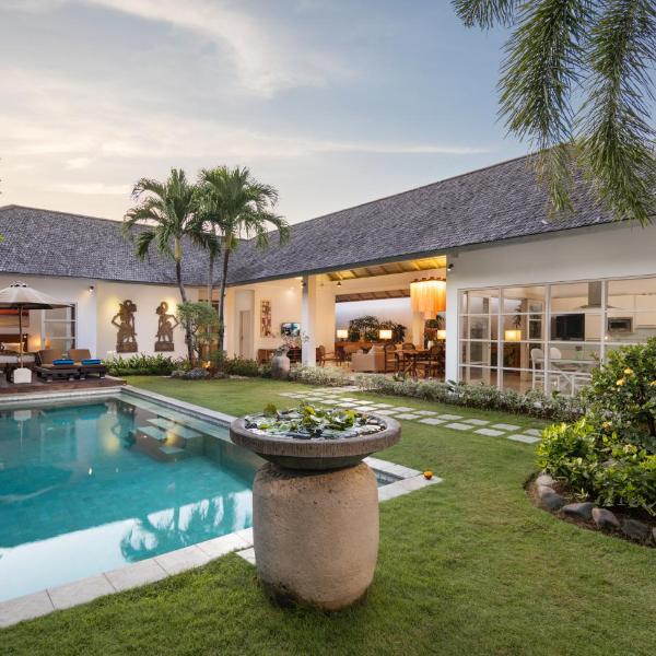 Villa Kiran 1 Seminyak, Big Pool! Big Garden!