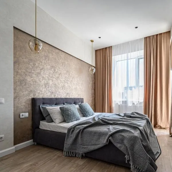 Атмосферні 4 квартирина поряд, 5 станція фонтану, з власним балконом fainorent, hotel in Odesa