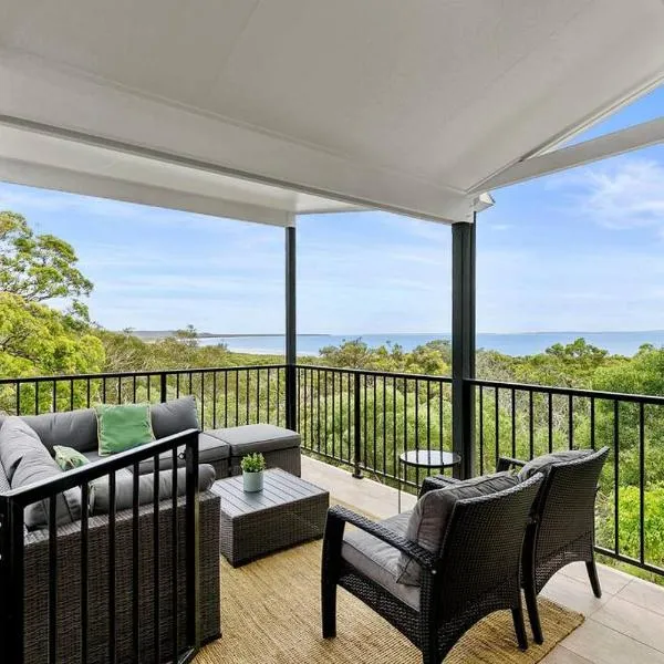 YARABIN - Luxury Home With Ocean Views, hotel v destinaci Point Lookout