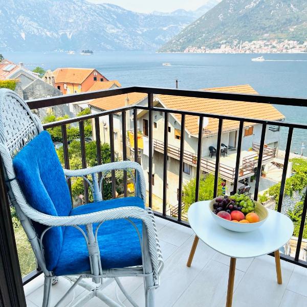 Chic sea front apartment with breathtaking Kotor Bay view, Donji Stoliv