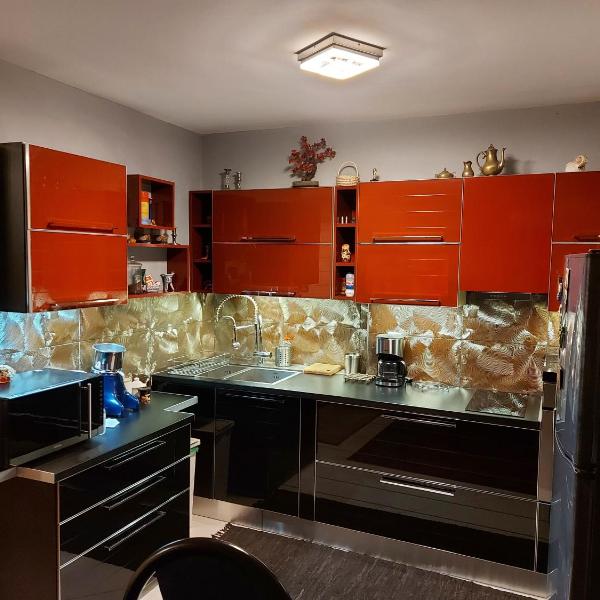 One bedroom apartment new with large living room