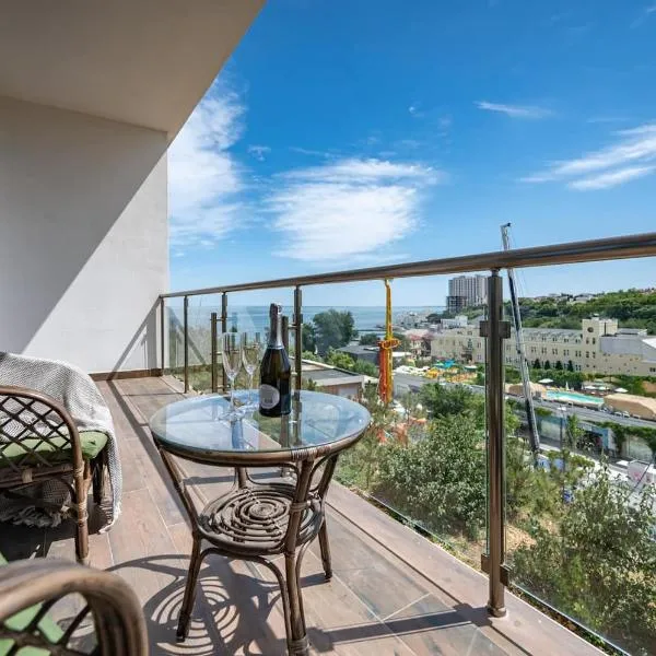 Arcadia Sky квартира возле моря, hotel in Odesa