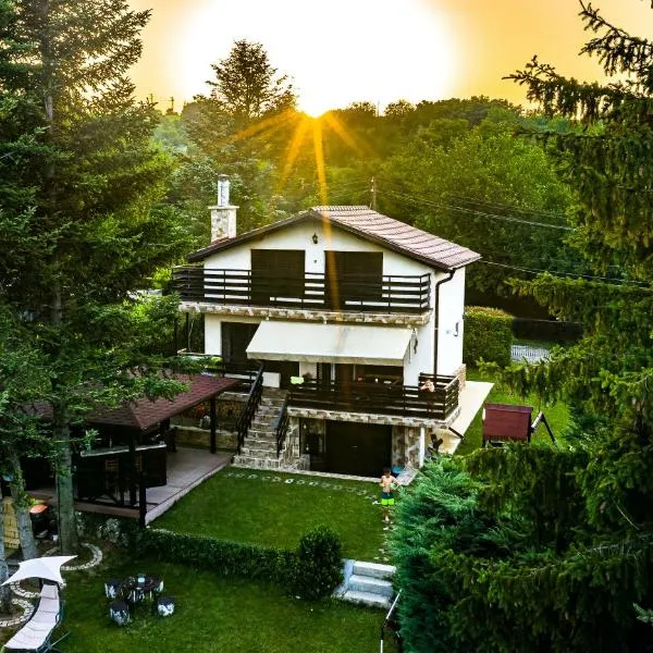 Вила Теkето I Vila Teketo Family Guest House, hotel in Nikolovo