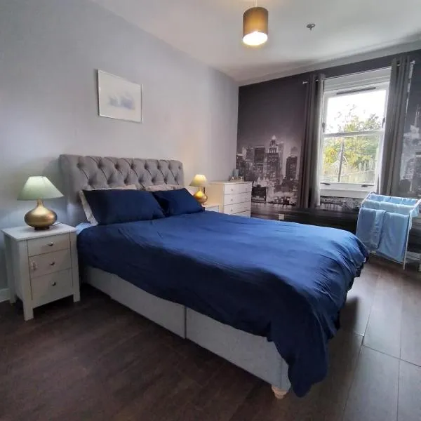 Cosy 2-BDR Apartment & 15 minutes to Edinburgh by train & Free Parking, ξενοδοχείο σε Prestonpans