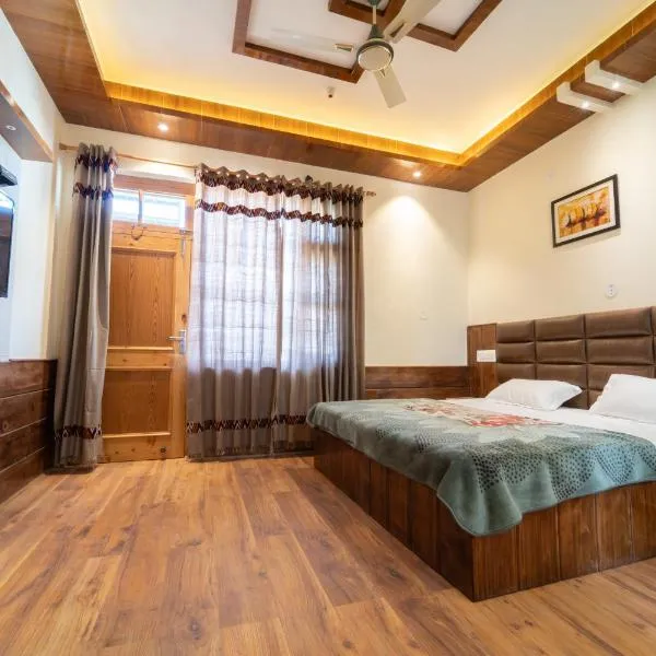 Mathan View Homestay - 3min Drive to Kullu-Manali Airport, hôtel à Shamshi