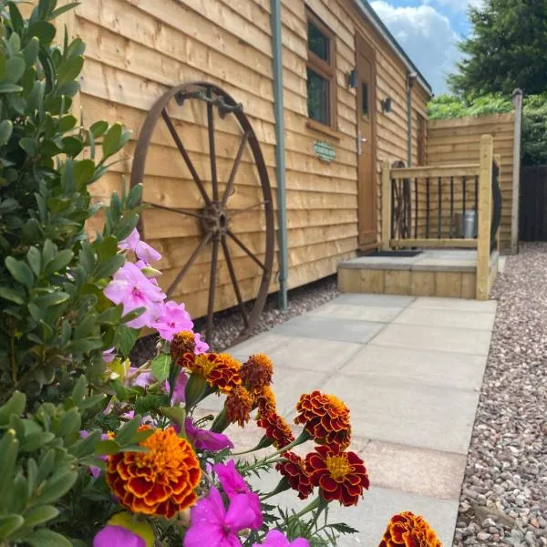 Ye Old Tack Room - Spring Paddock, Hotel in Stafford