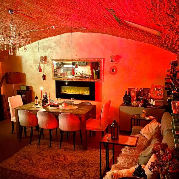 La Cave Rouge - Secret wine cellar in the center