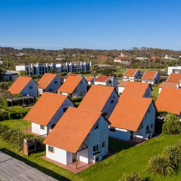 Bungalows Costa Esmeralda، فندق في لا بالوما