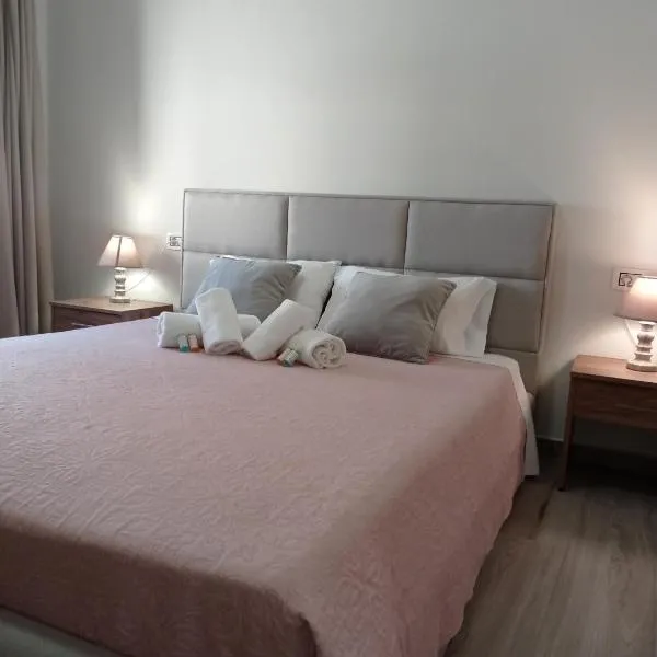 Sunshine Apartments, ξενοδοχείο στο Κάτω Δαράτσο