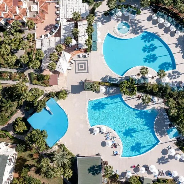 Iz Flower Side Beach Hotel, hotel in Side