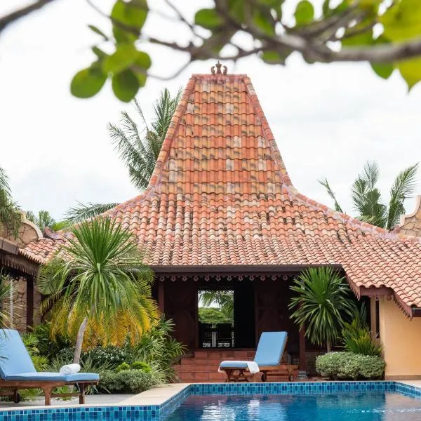 Limasan Villa Langkawi, hotel in Pantai Cenang