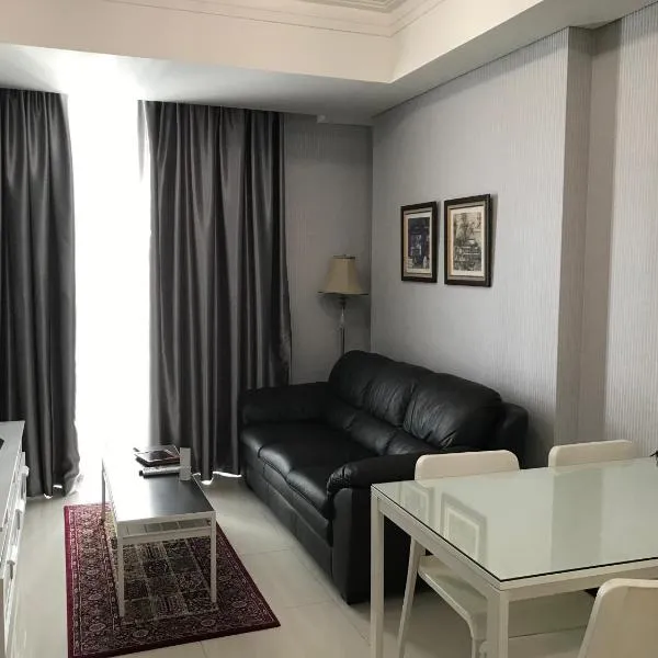 Luxury 2 BR Condo at Casa Grande Residence - Kasablanka Mall, hotell sihtkohas Jakarta
