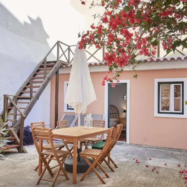 Amazing Terrace and Riverview in Historical Lisbon, hotel in Lissabon