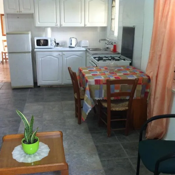 Valentinos House, hotel em Pafos