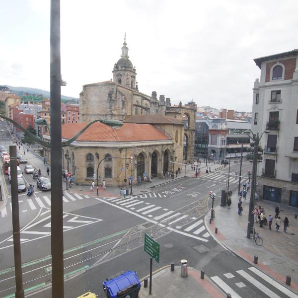 Piso Grande y Luminoso en el Casco Viejo de Bilbao, Bilbao