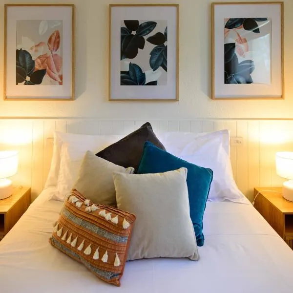Georges Bay Apartments, hotel in St Helens