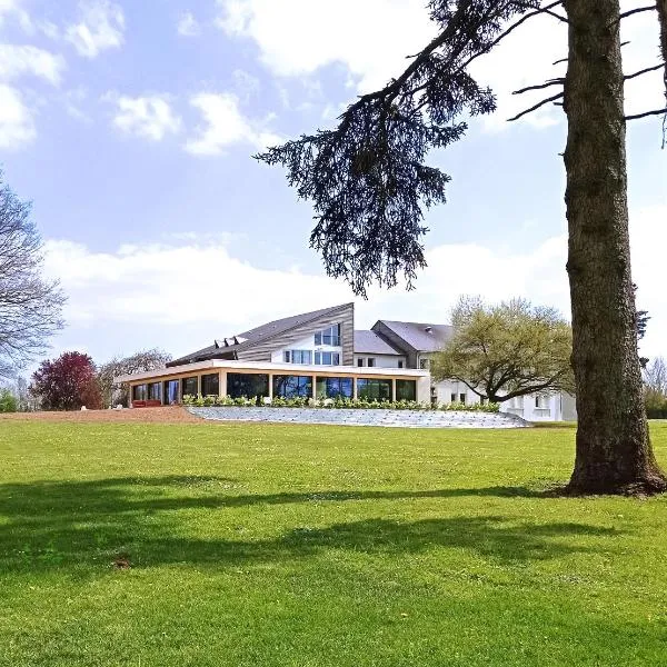 Hôtel le Corbusson, hotel v destinaci Saint-Berthevin-sur-Vicoin