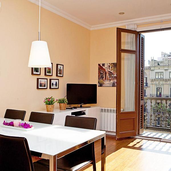 Apartment Eixample Esquerre Gran Via Balmes by Interhome