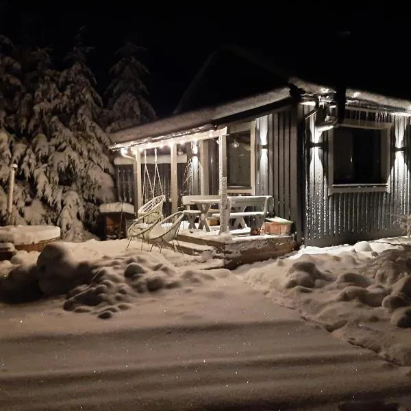 Gilė -'Virš Ąžuolų' - Forest SPA - Horses - Lake - Chalet, hotel v destinaci Paplatelė