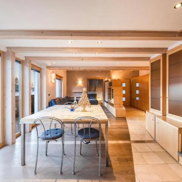 La Pratolina Attico, hotel in Castello di Fiemme