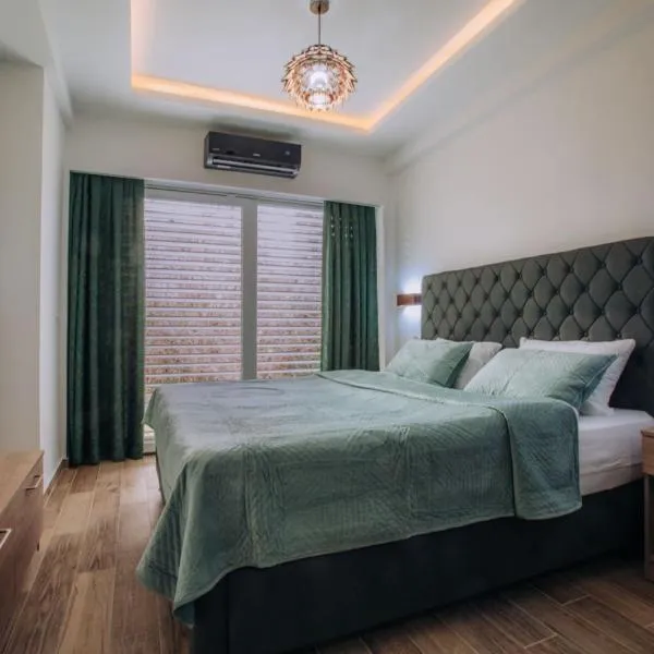 White Blue Ohrid - Luxury Apt, City Center, Private Parking, Balcony, near Ohrid Lake, hôtel à Ohrid