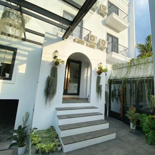 Loewys Home Tanjung Duren Jakarta Barat, hotel in Jakarta