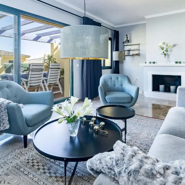 LA-Beautiful 3 bedroom Penthouse close to sea, hotel in Marbella