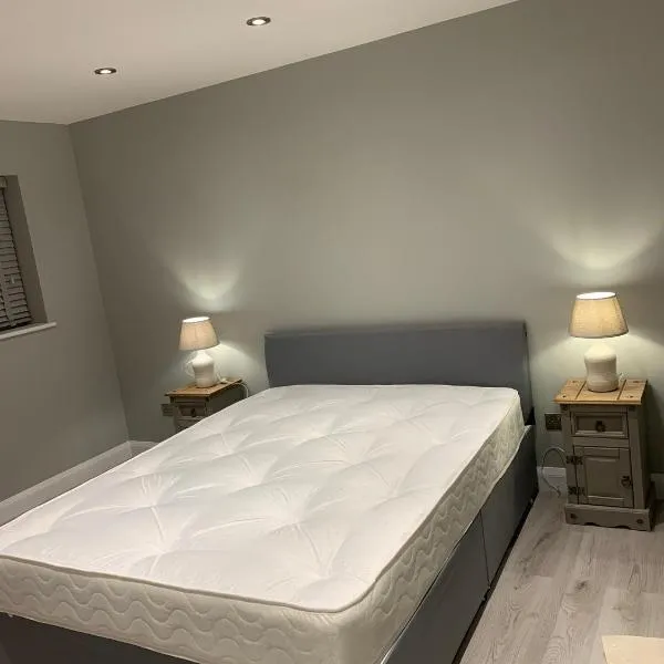 HotTub - Beach - Bbq - PetsOK - 6 Guests, hotel in Snettisham