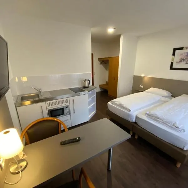 Hotel am Schillerplatz, hotel v destinaci Pleidelsheim