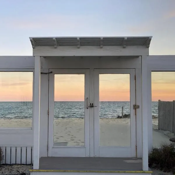 By The Sea Guests Bed & Breakfast and Suites, ξενοδοχείο σε Dennis Port