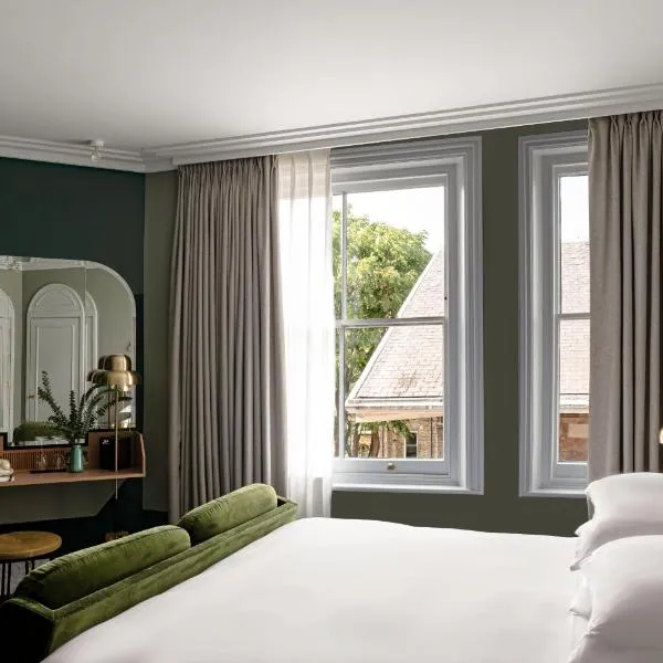Henrietta Experimental, hotel in London