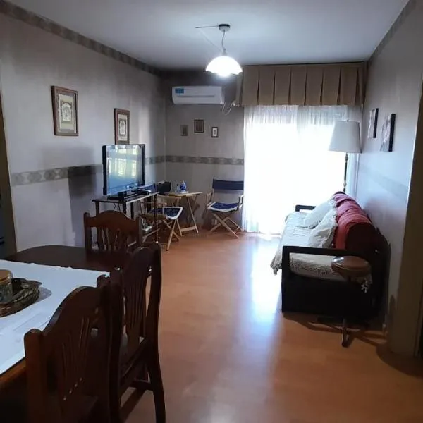 DPTO.AMPLIO, 2 DORM.P/6 PERS.SUPER CENTRICO., hotel v destinaci Concordia